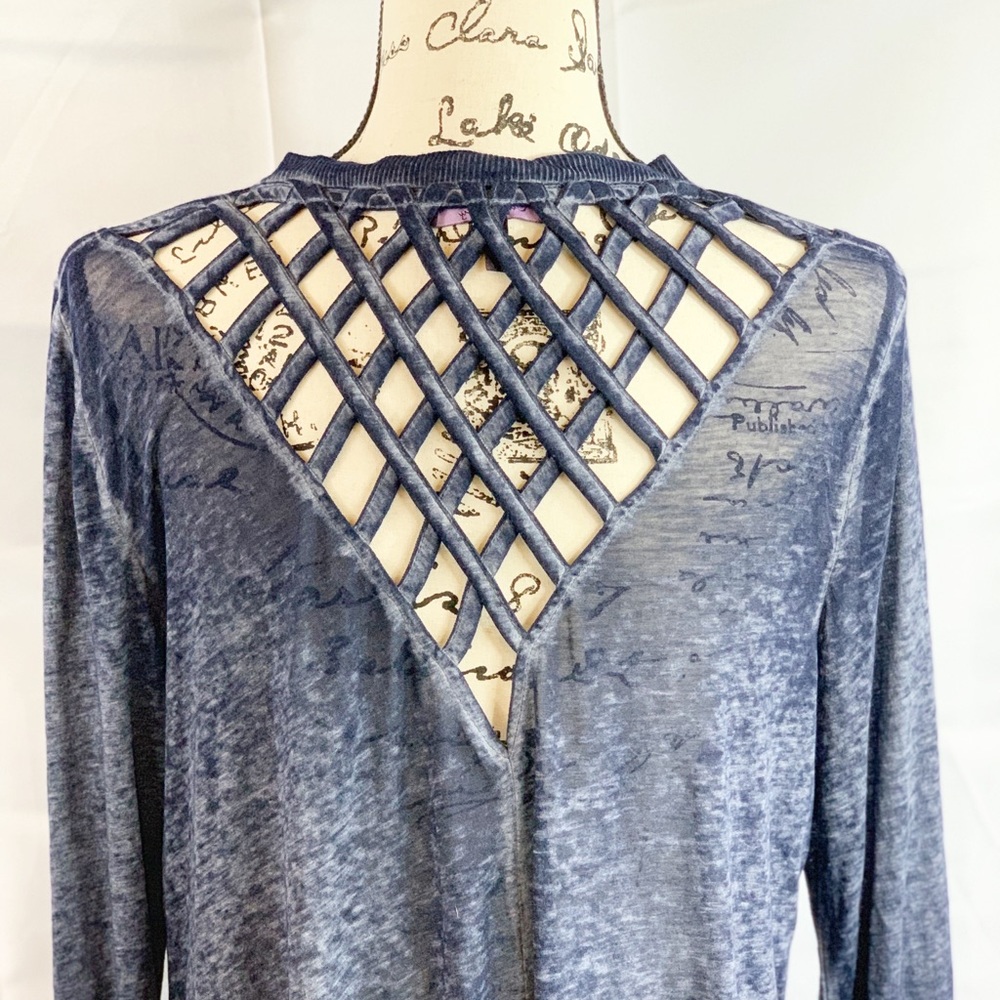Olivia Sky Lattice Triangle Back Open Cardigan - Picture 3 of 6